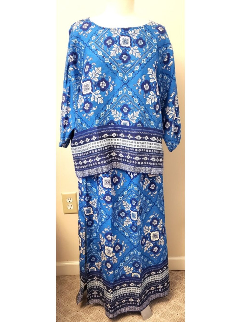 Johnny Was Blouse and Skirt Ensemble Size-L 100% Linen Blue/White